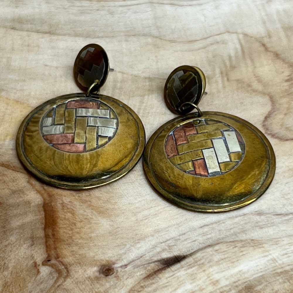 🚫SOLD🚫Vintage Tri-color Basket Weave Earrings Silver Copper Brass - Picture 2 of 8